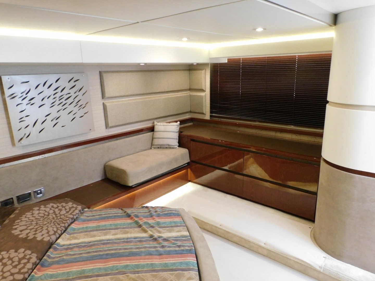 2019 Sea Ray 550L - Image 43