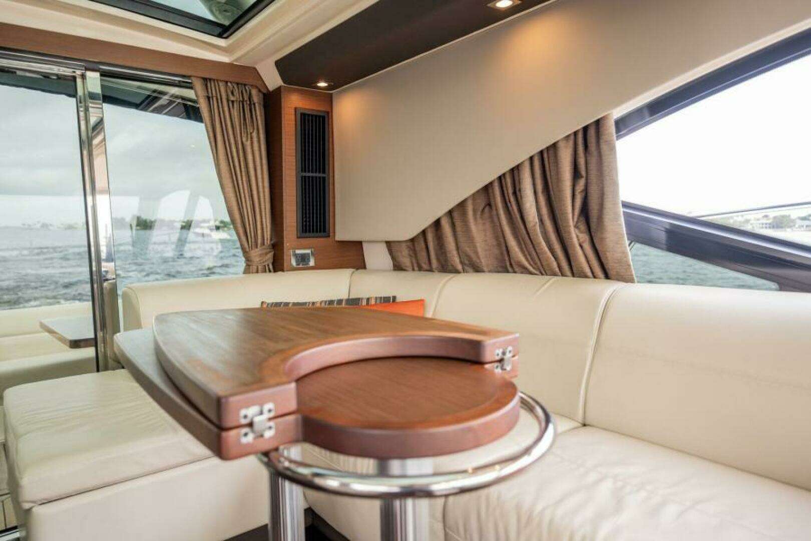 2015 Sea Ray 510 Sundancer - Image 11