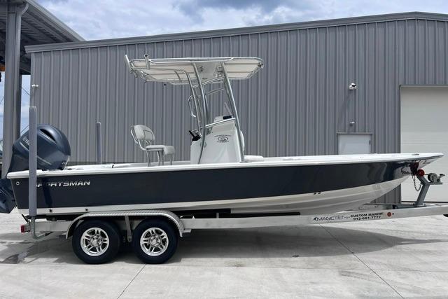 2021 Sportsman Tournament 234 SBX Bay Boat