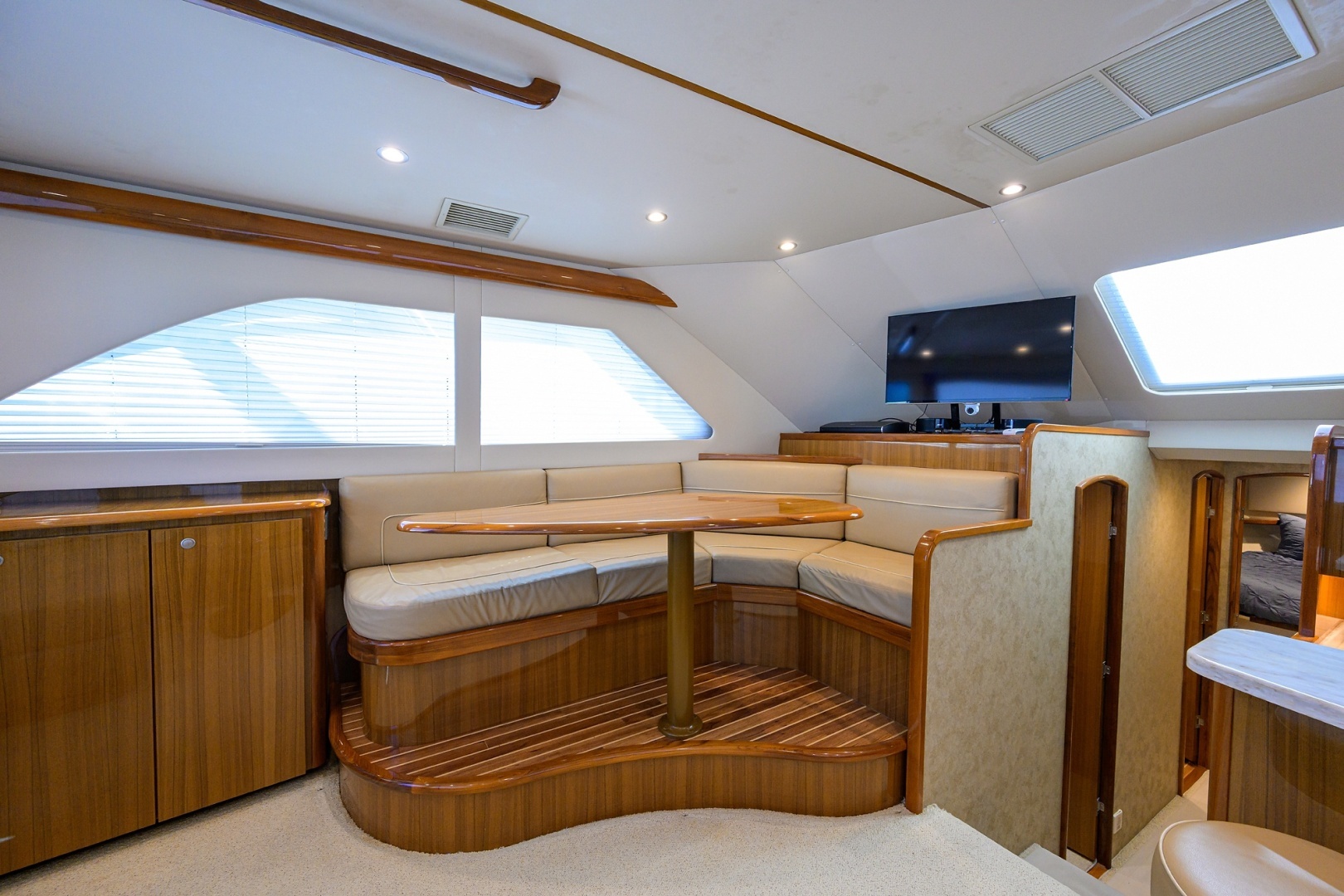 2015 Viking 42 Convertible - Image 6