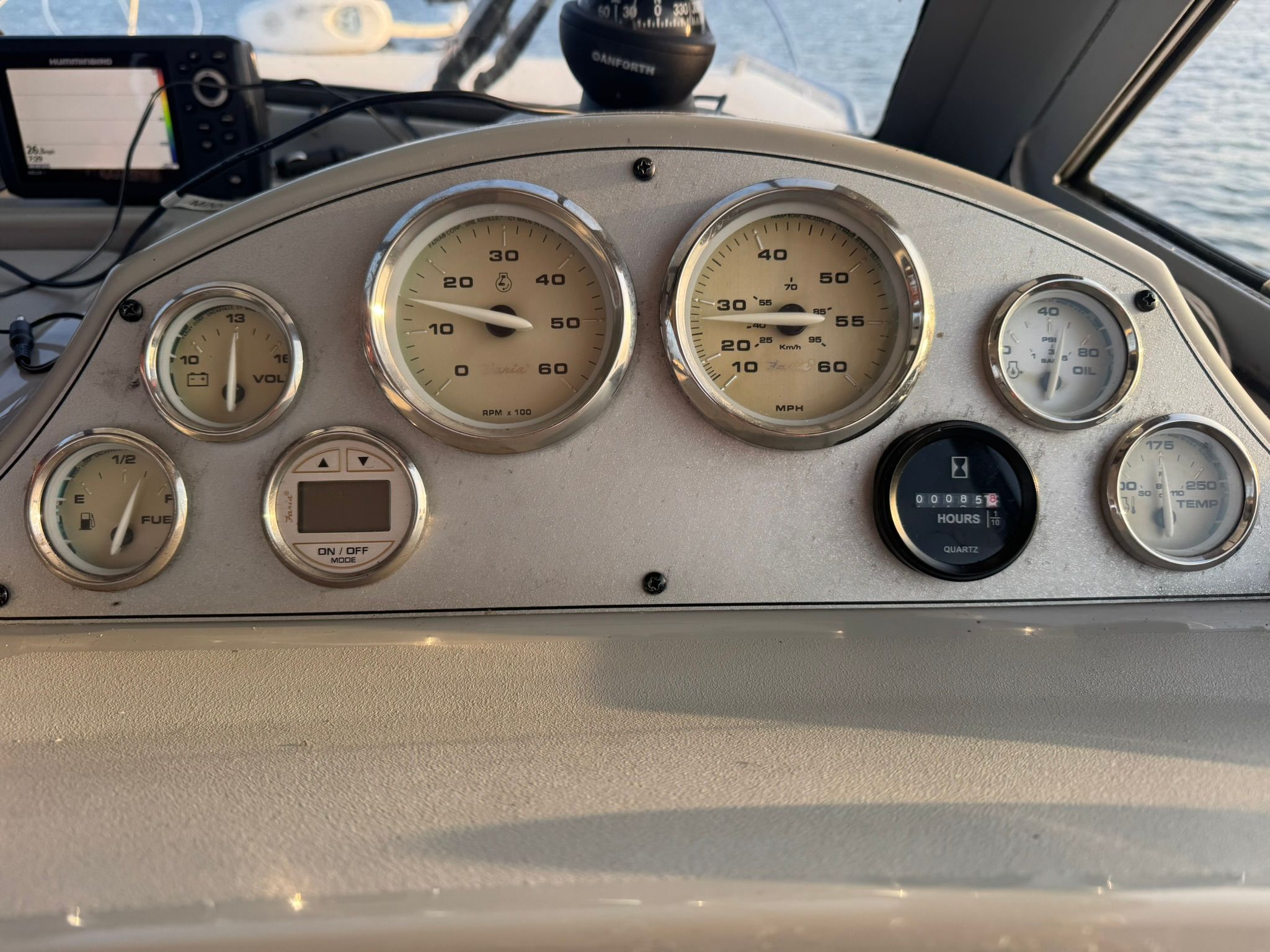 2007 Bayliner Discovery 246 - 5