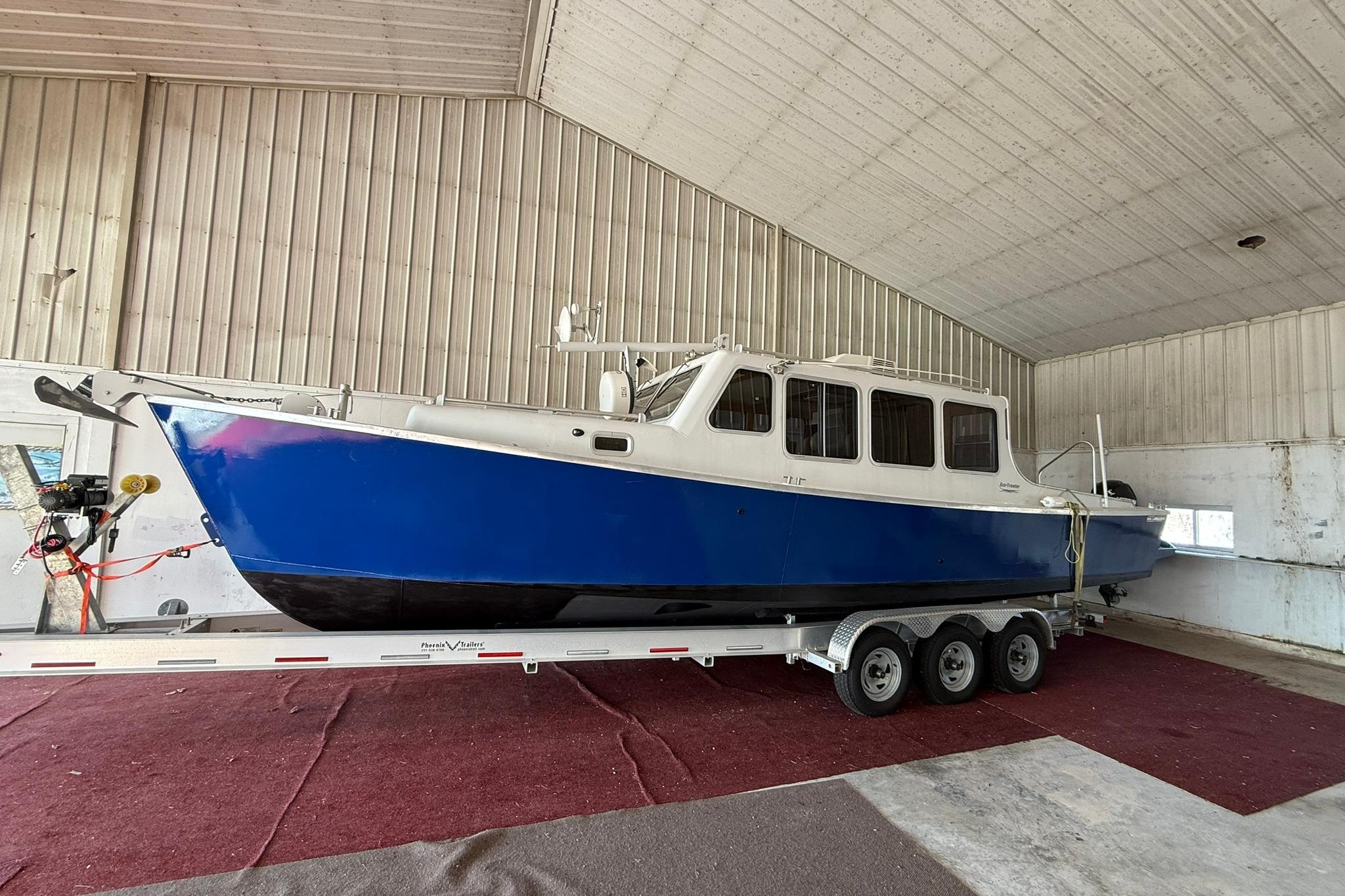 2013 Trawler 33