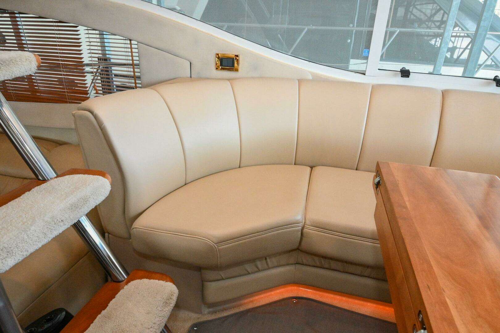 2002 Cruisers Yachts 5000 Sedan Sport - Image 42