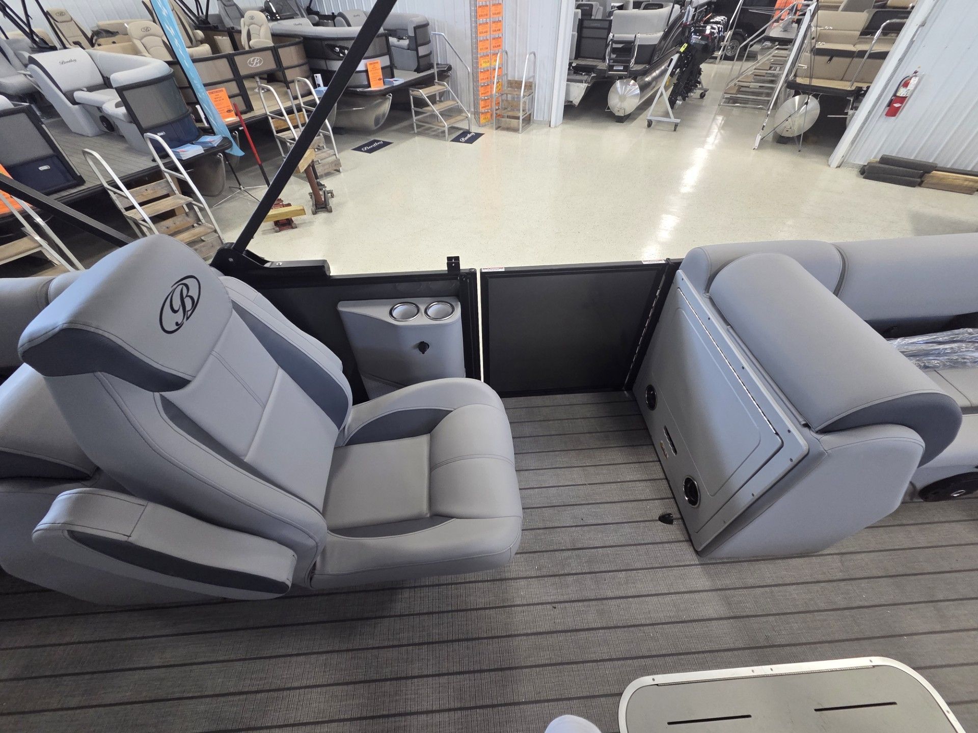 2026 Bentley Pontoons Legacy 223 Navigator - 21