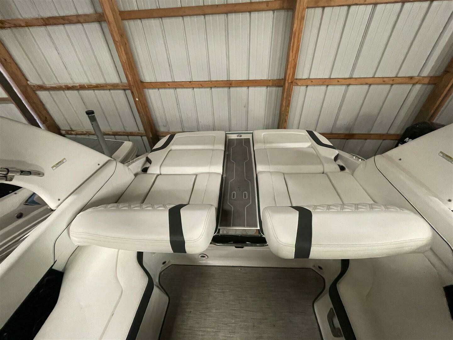 2019 Regal 2300 - Image 15