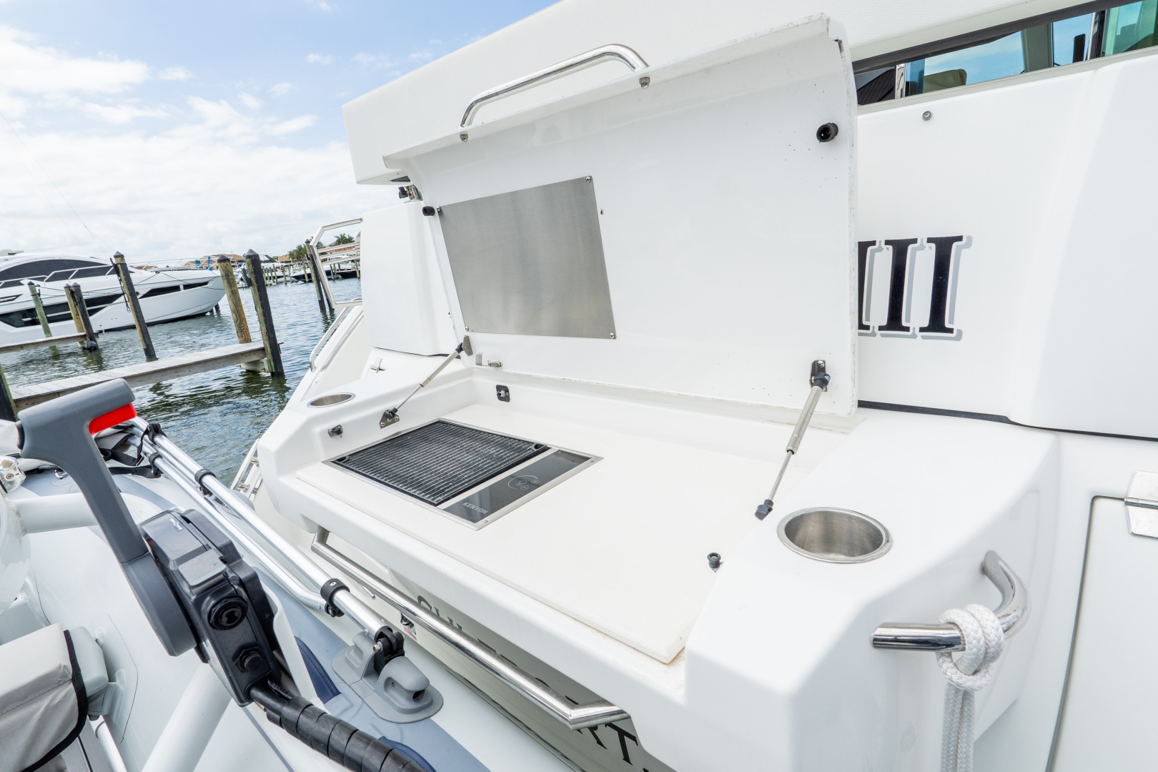 2018 Cruisers Yachts 50 CANTIUS - Image 80