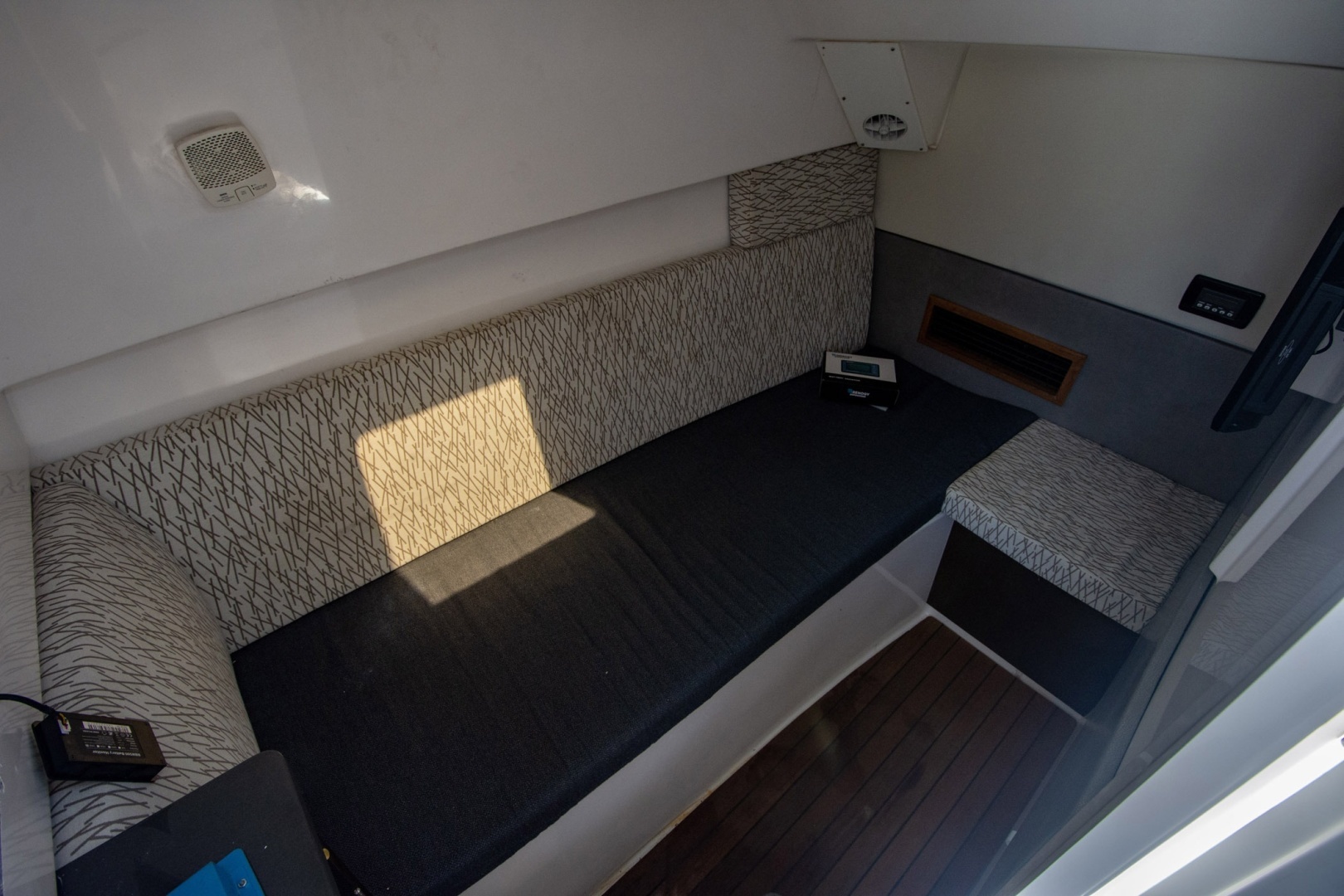 2019 Everglades 340 Dual Console - Image 13