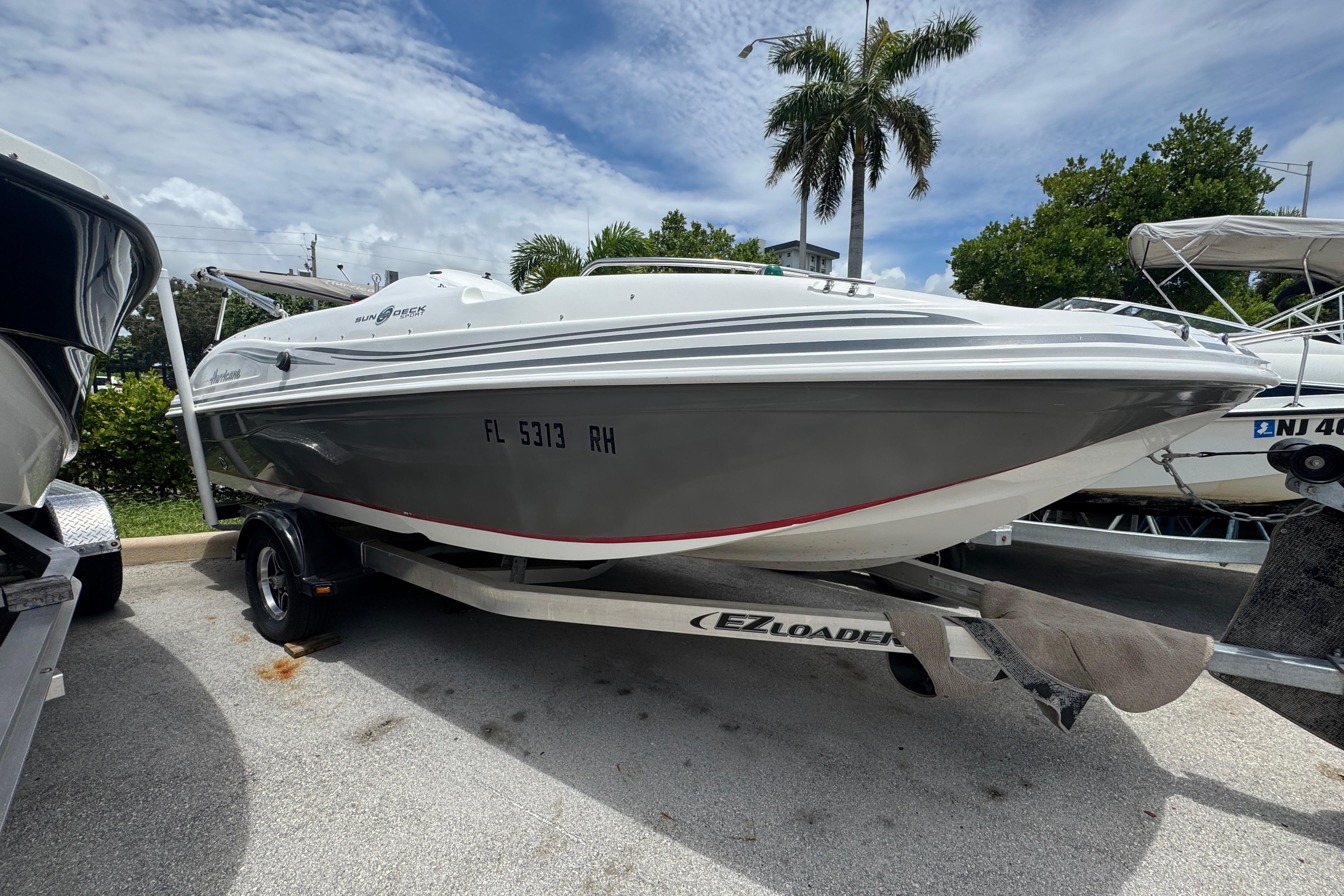 2013 Hurricane SunDeck Sport 188 OB