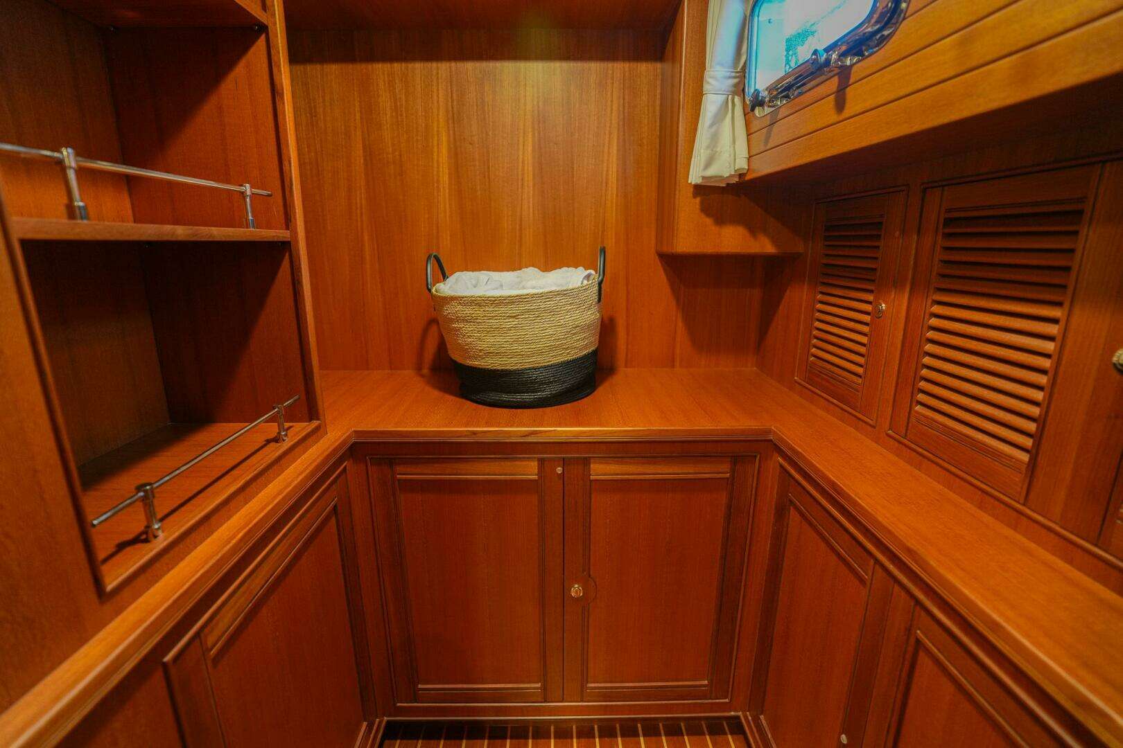 2025 Marlow Explorer 70E-CB - Image 35
