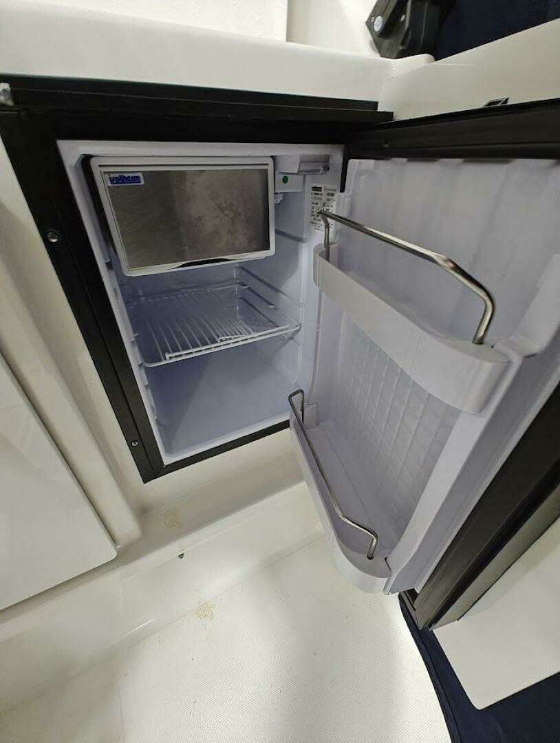 2005 Tiara Yachts 3200 OPEN - Image 9