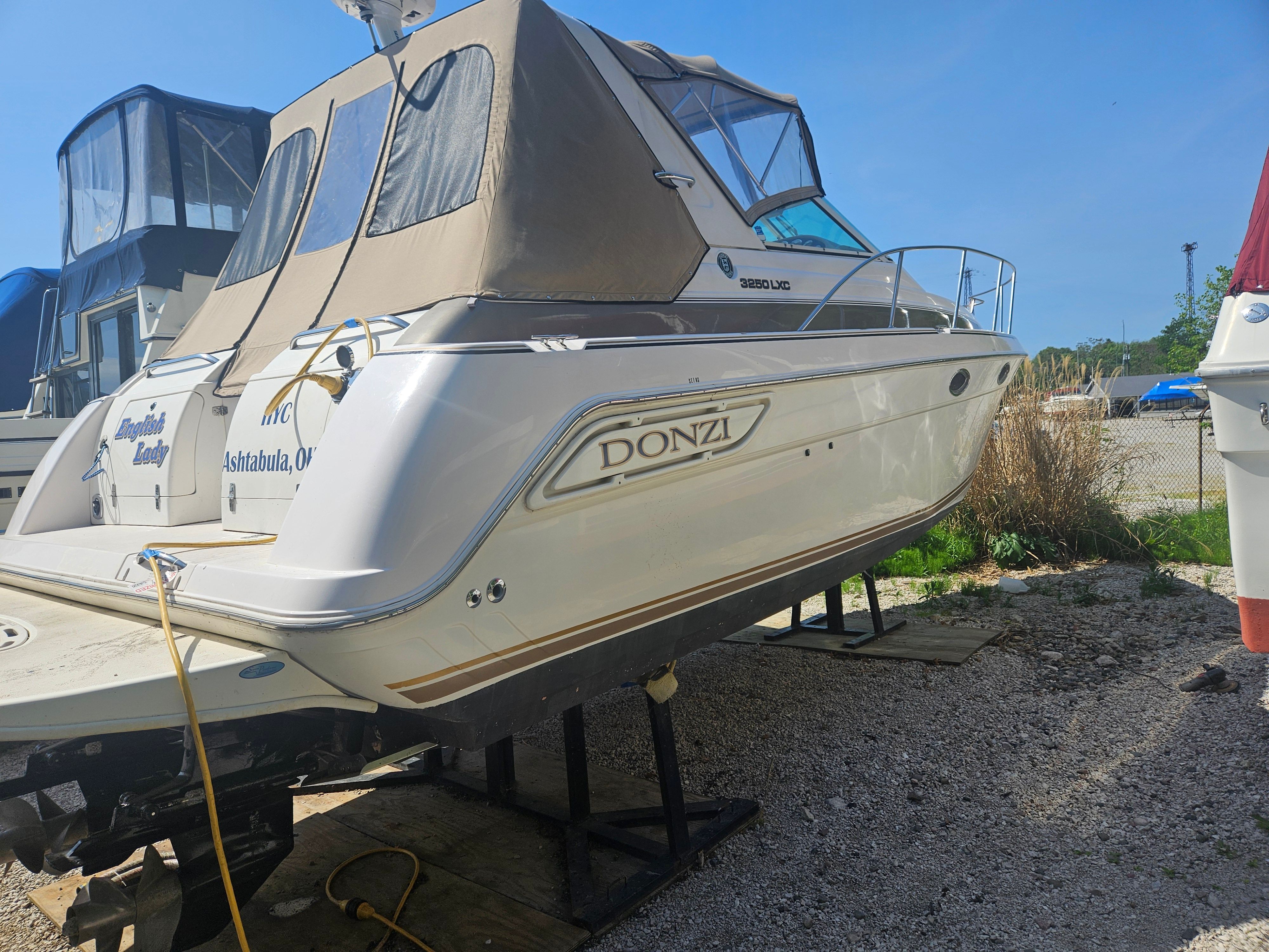 1996 Donzi 3250 LXC - 2