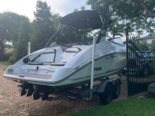 2018 Yamaha Boats 242 Limited S - 28