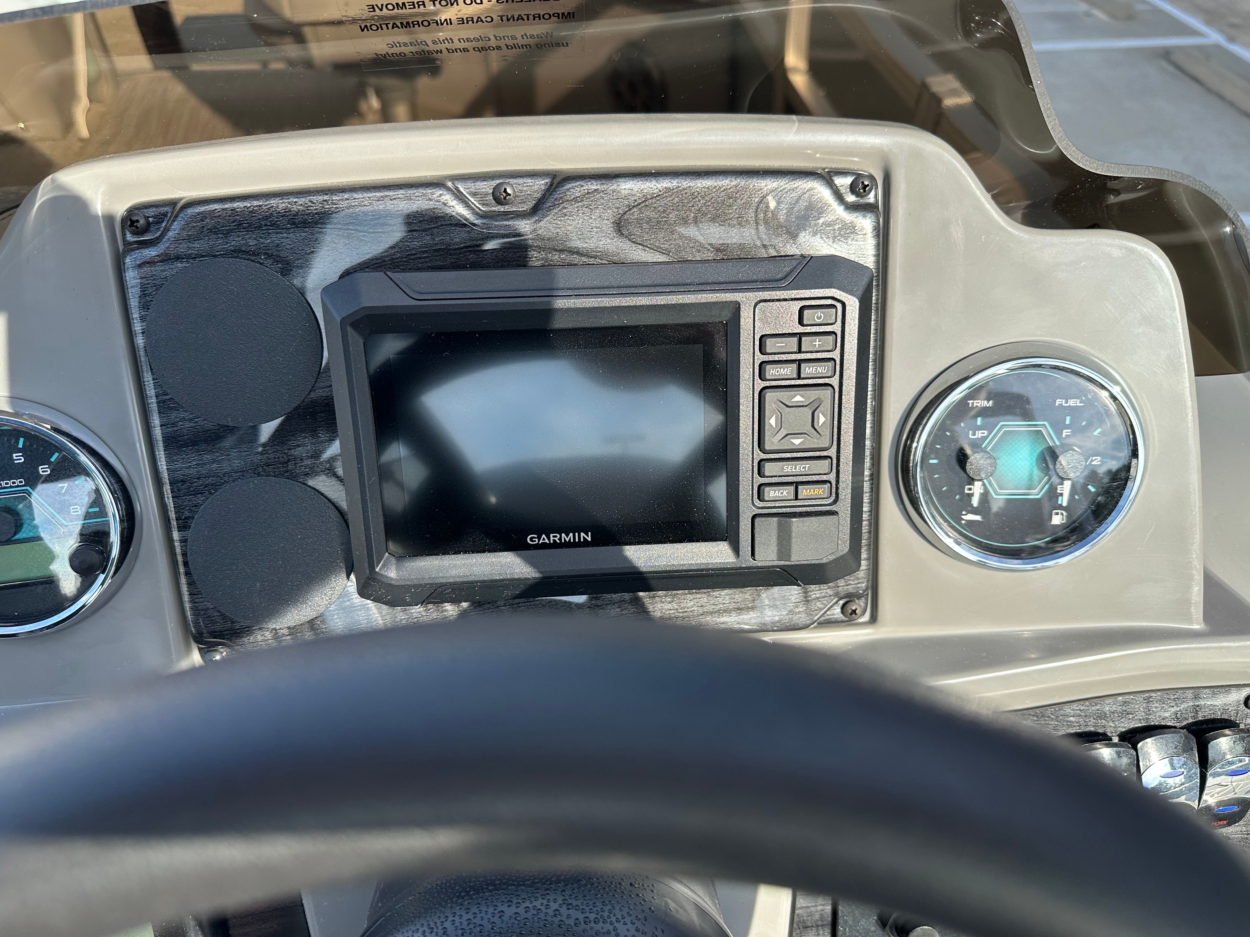 2026 Avalon Venture 85 Rear Fish - 21' - 23