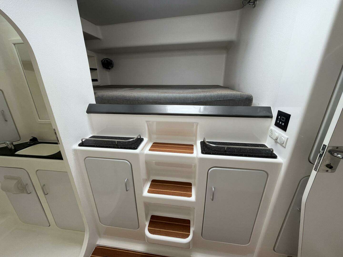 2013 Voyage Yachts 520 - Image 56