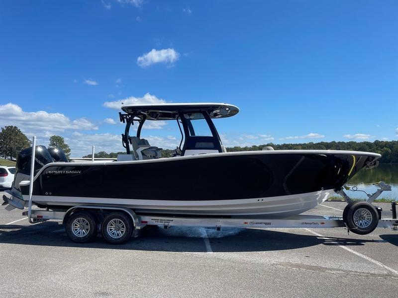2025 Sportsman Open 282 Center Console