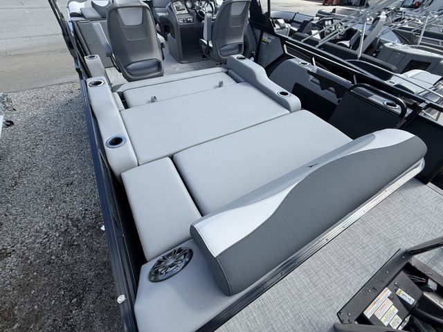 2026 Tahoe LTZ - 23 FT Versatile Rear Lounger - 21