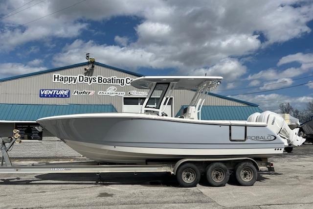 2026 Robalo R270 Center Console