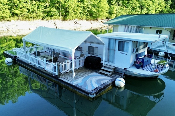 1969 Custom 9 x 27 Floating Cabin - 1969 Drift-R-Cruz - 238sqft