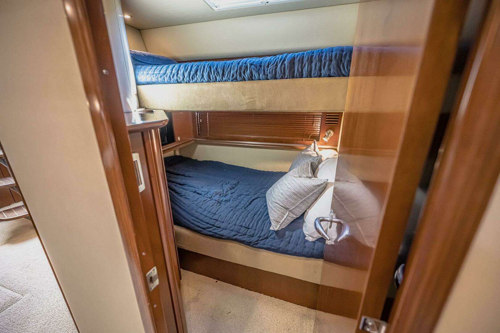 2005 Sea Ray 500 Sundancer - Image 41