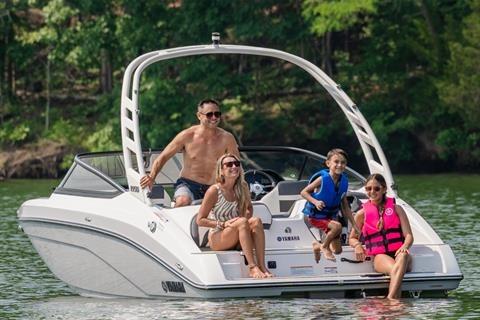 2026 Yamaha Boats 195S with family enjoying a sunny day on the water.