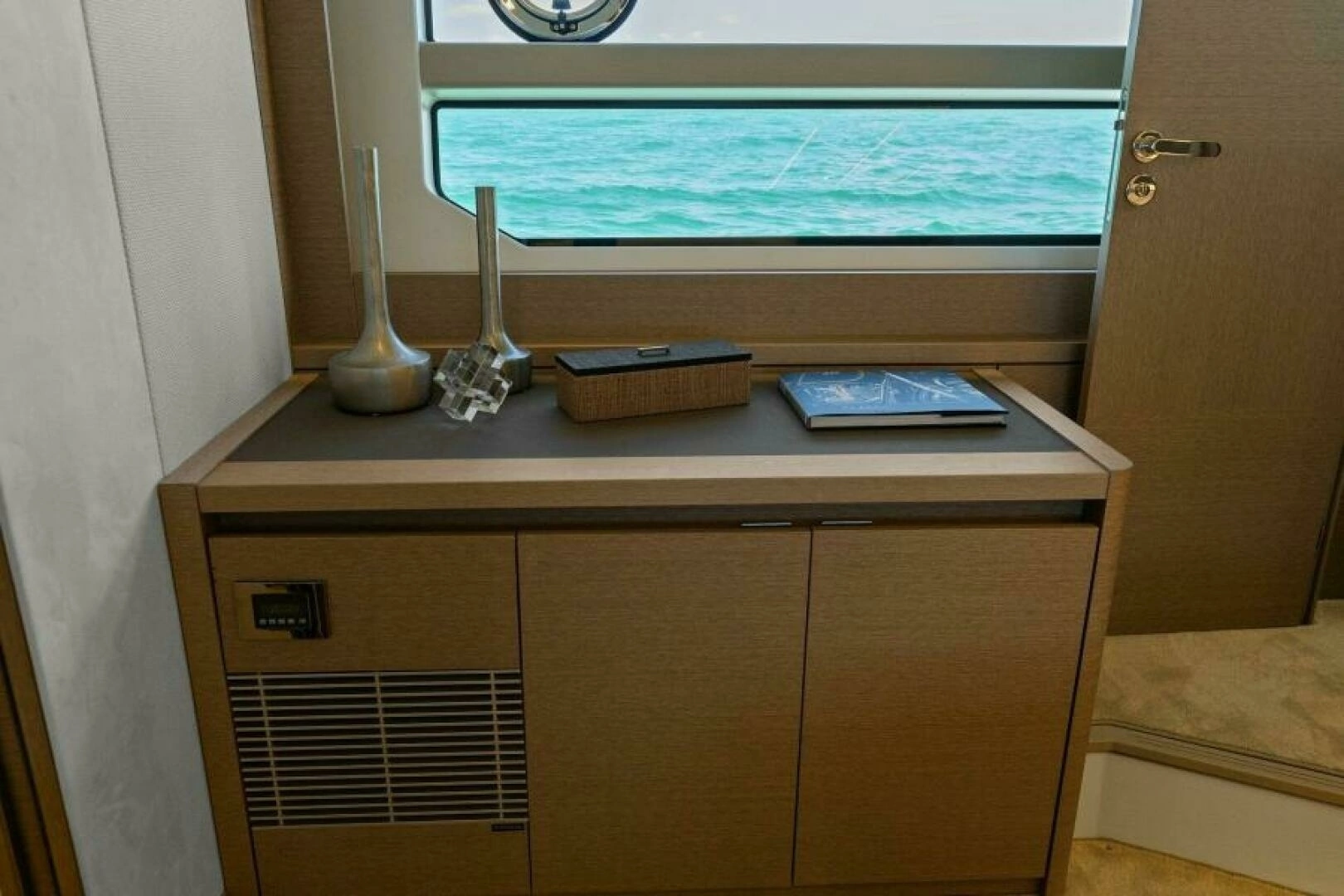 2022 Prestige 590 Flybridge - Image 27