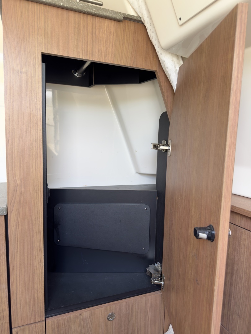 2016 Boston Whaler 350 Outrage - Image 59