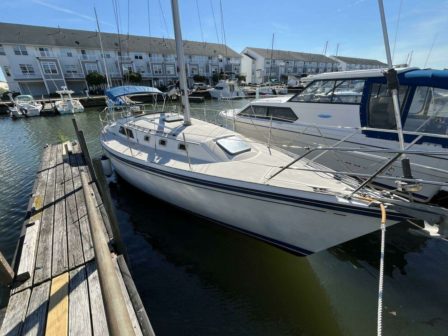 1985 O'Day 35 - Image 2