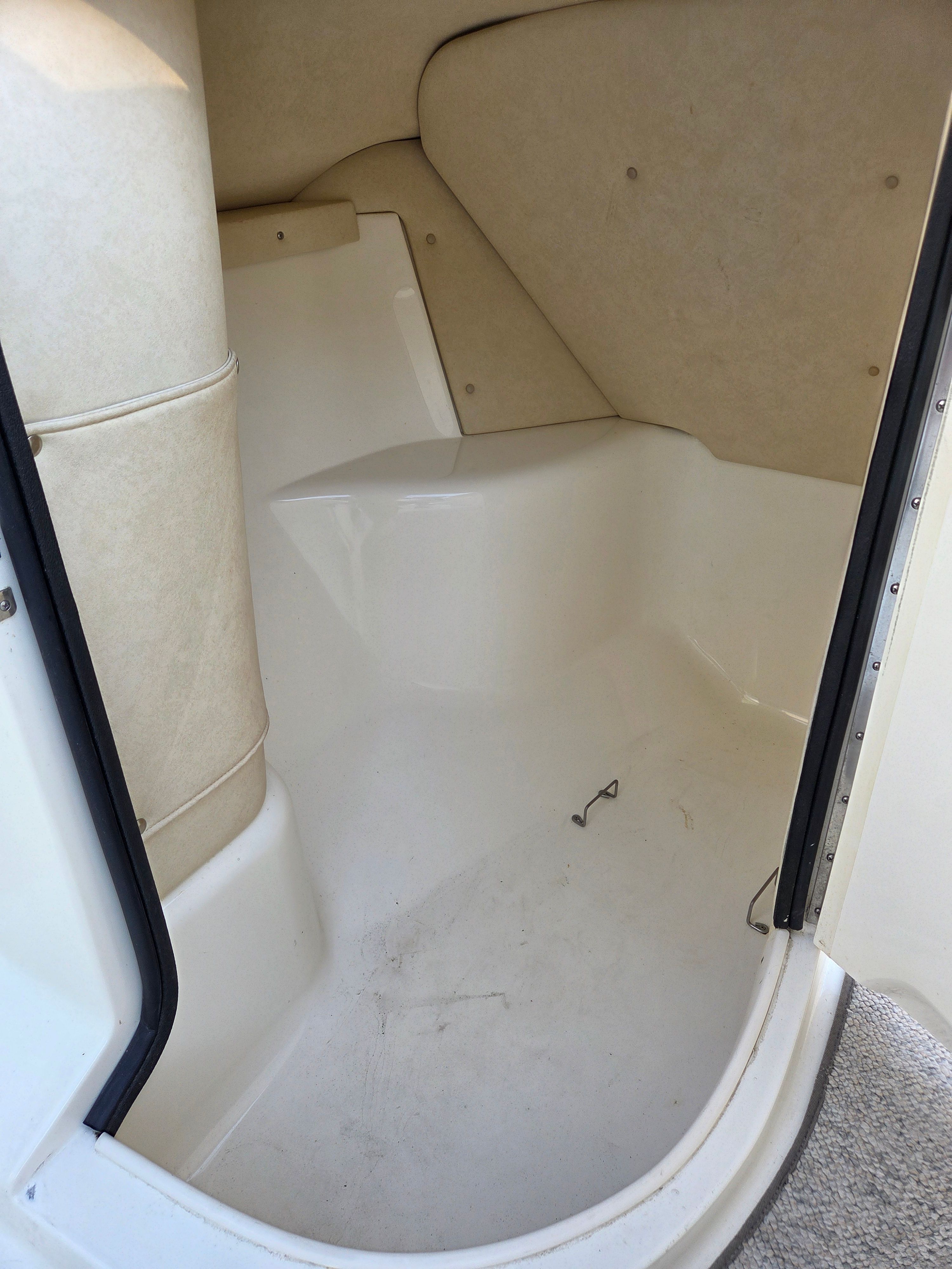 1998 Sea Ray 260 open bow - 12