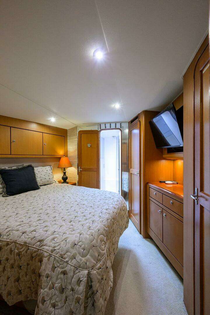 2001 Ocean Yachts 56 Super Sport - Image 32