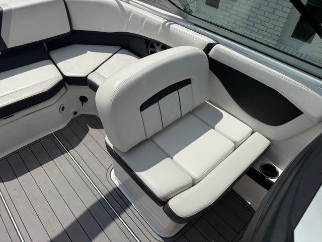 2018 Regal 2000 ES - 13