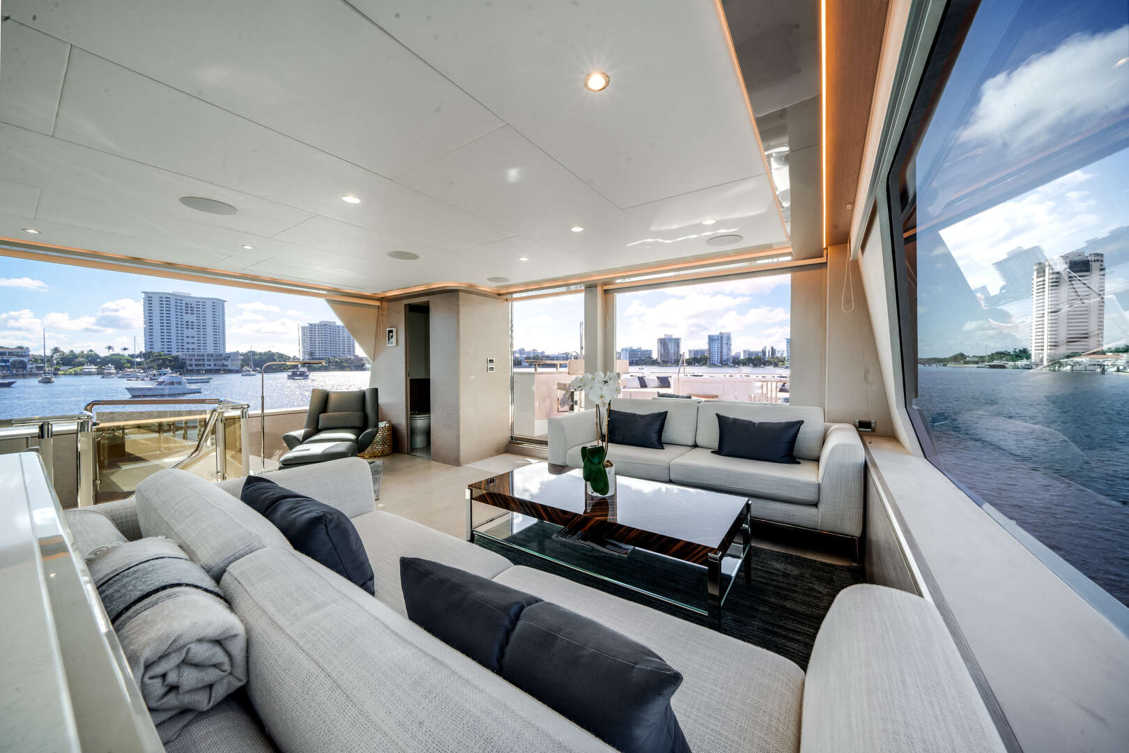 2022 Ocean Alexander 32L - Image 64