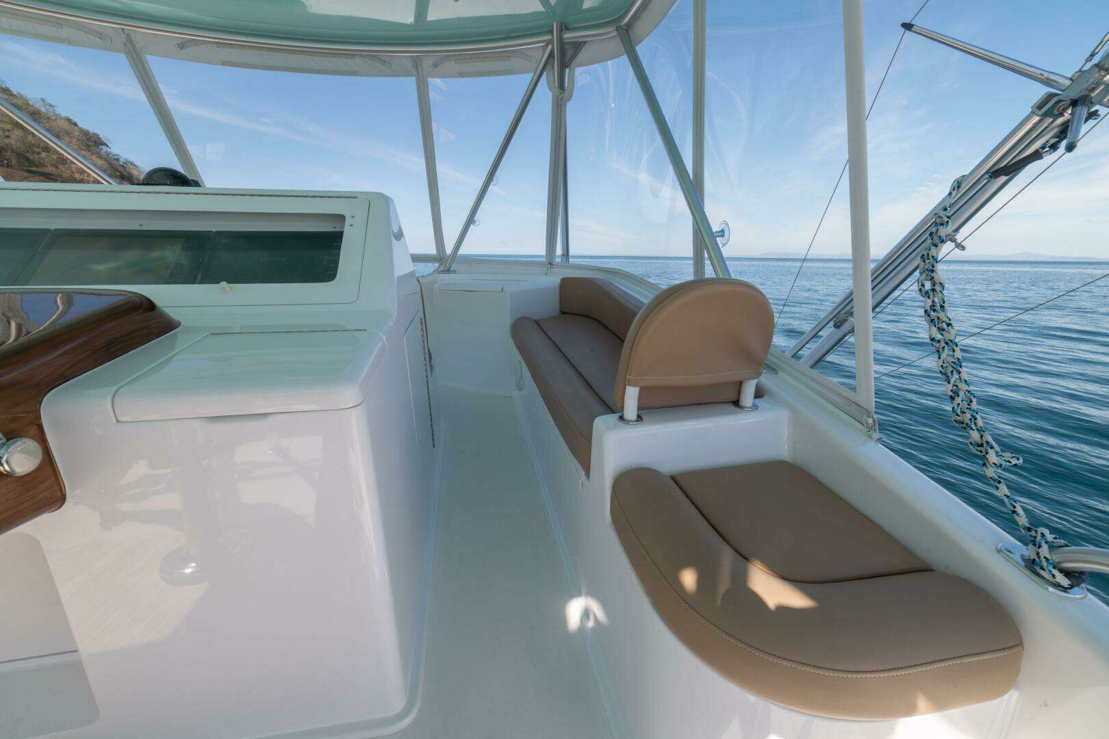 2006 Viking 56 Convertible - Image 13