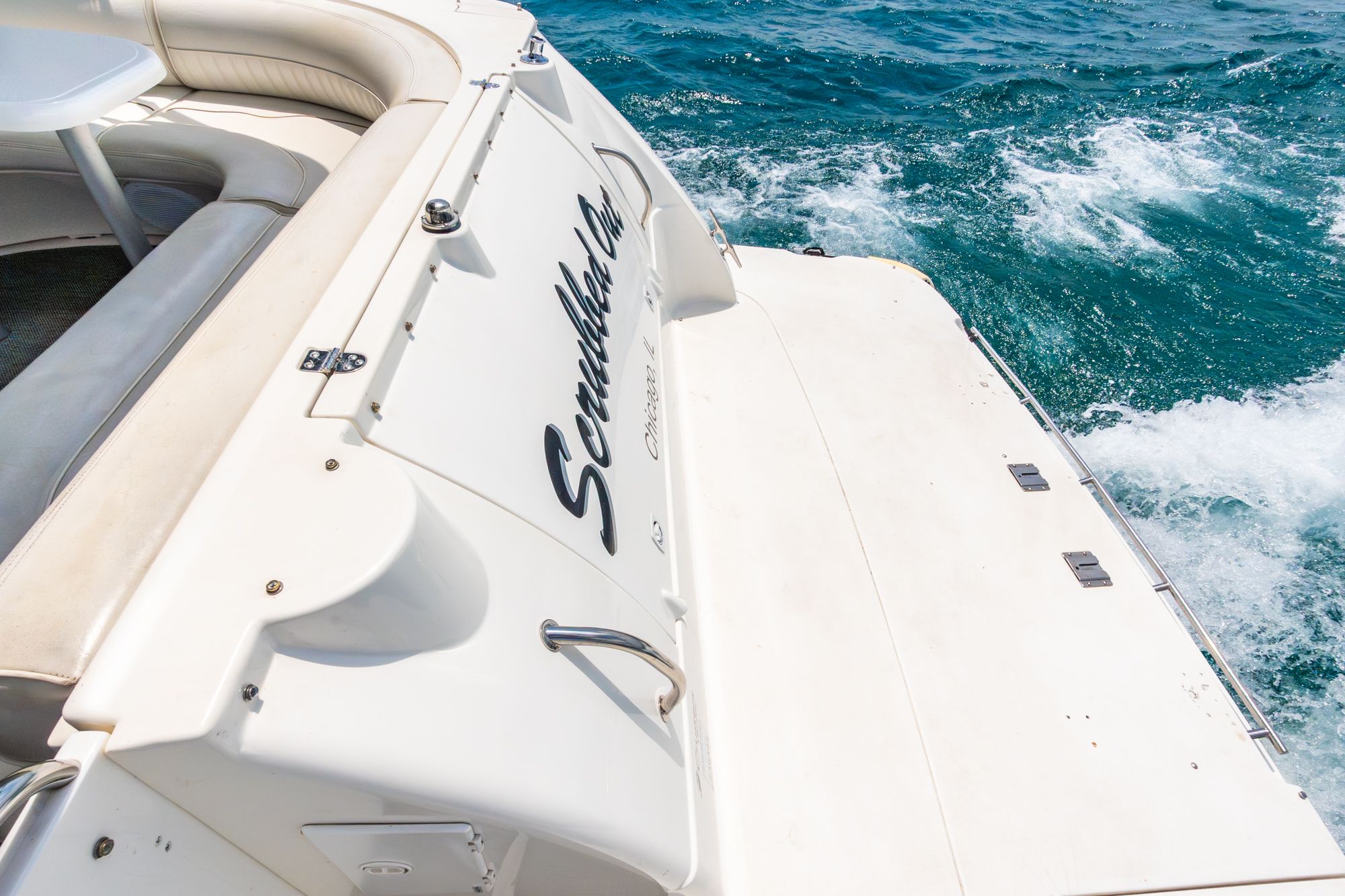 2000 Cruisers Yachts 3870 - 12