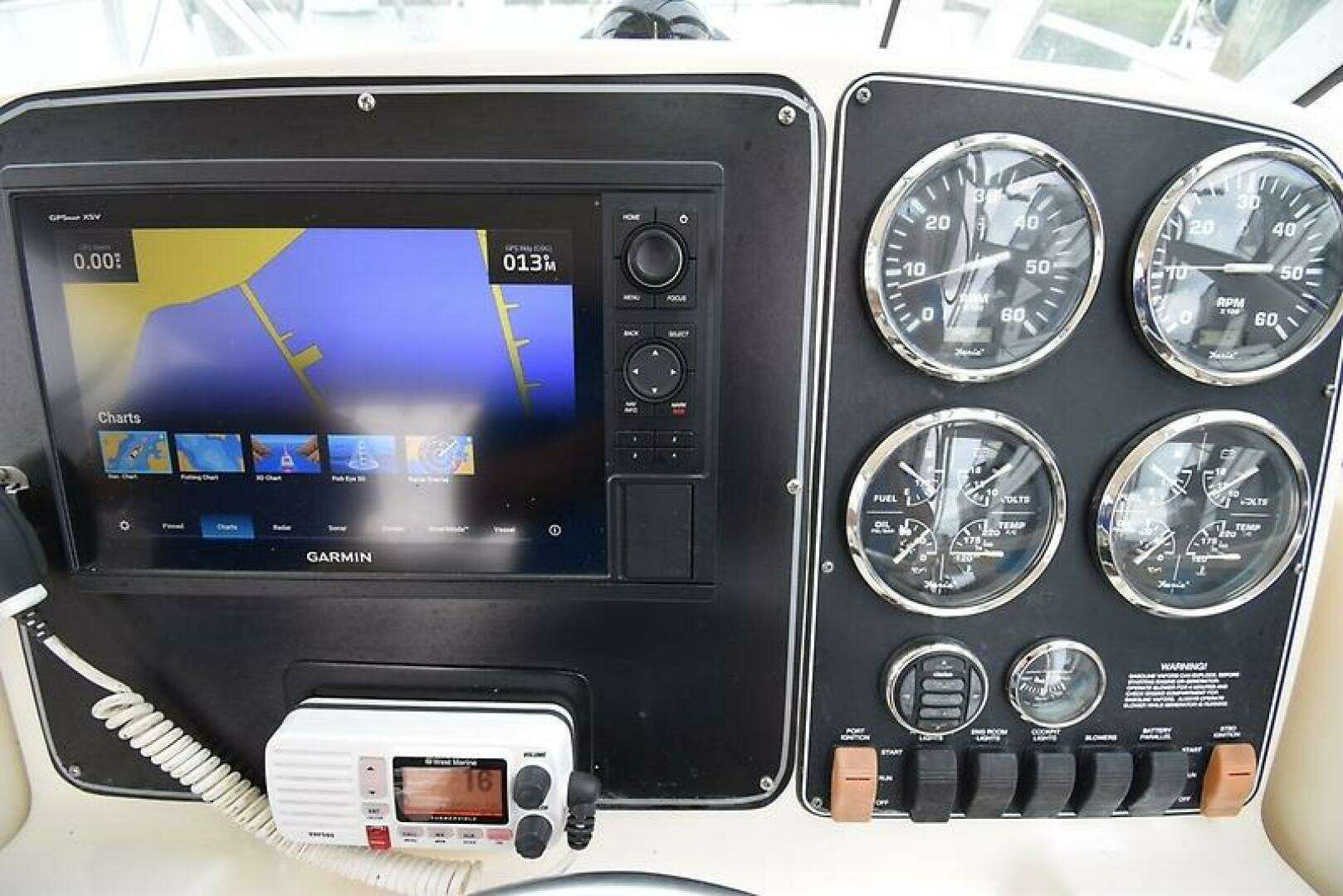 2003 Pursuit 3000 Express - Image 18