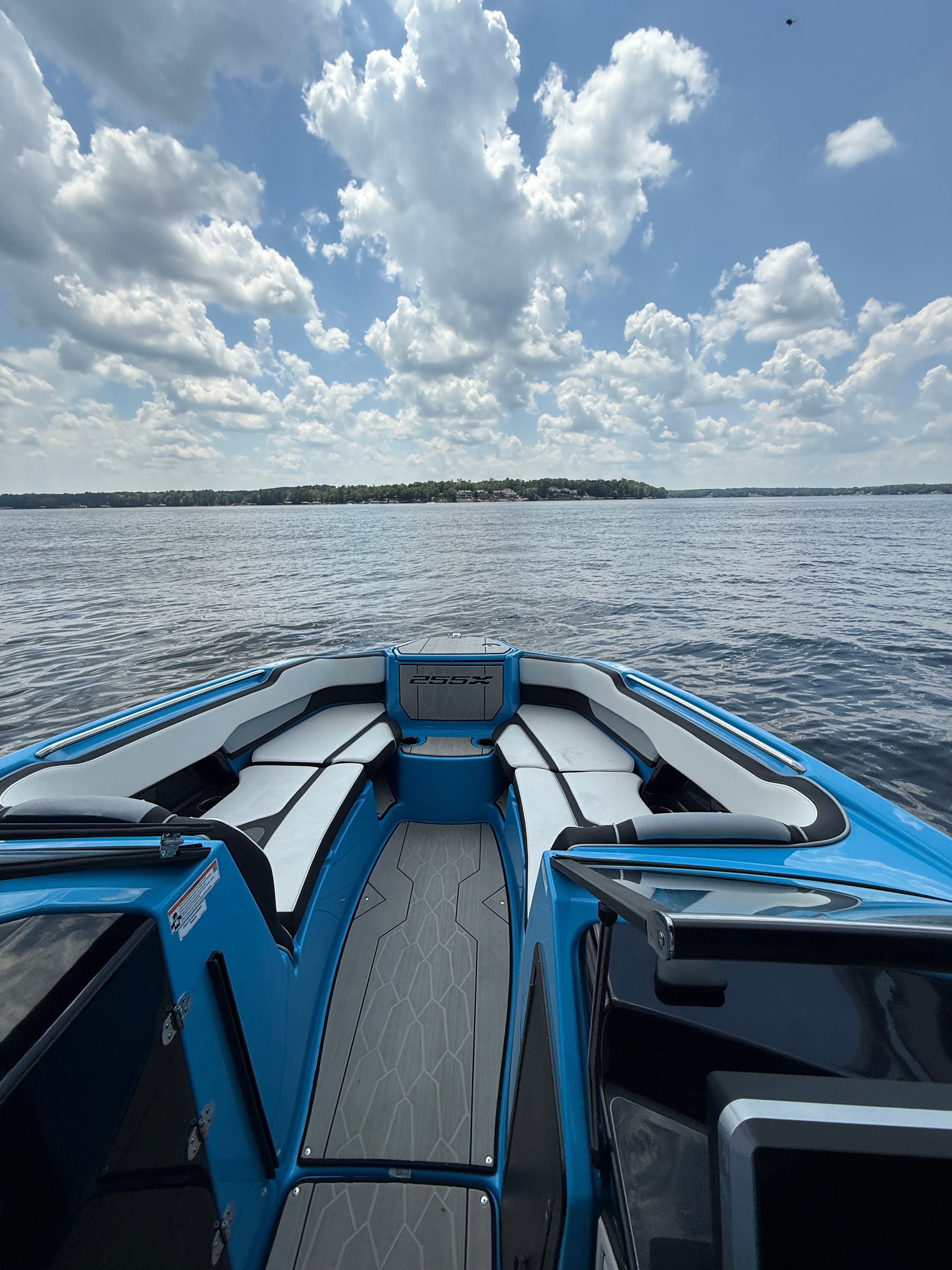 2023 Yamaha Boats 255XE - 10