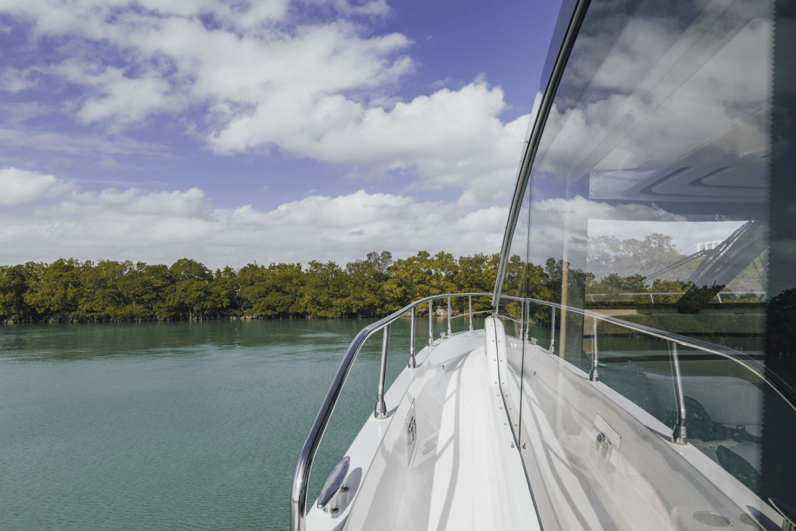 2027 Cruisers Yachts 57 FLY - Image 41