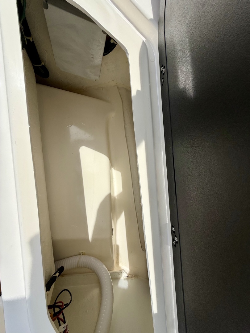 2024 Zodiac Medline 9 - Image 44