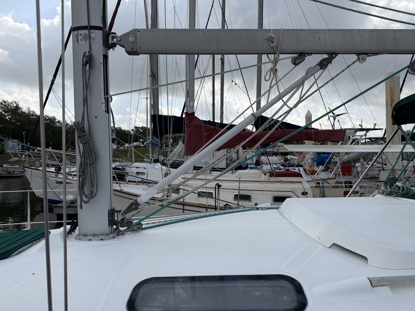 1995 Beneteau OCEANIS 321 - Image 40