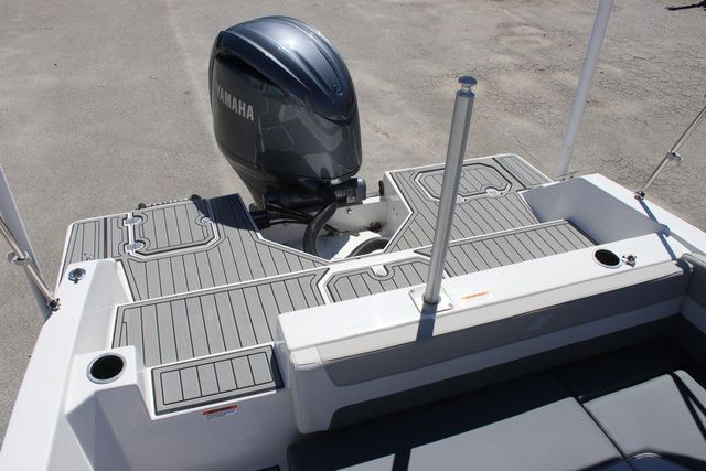 2025 Starcraft SVX OB DC 210 - 18