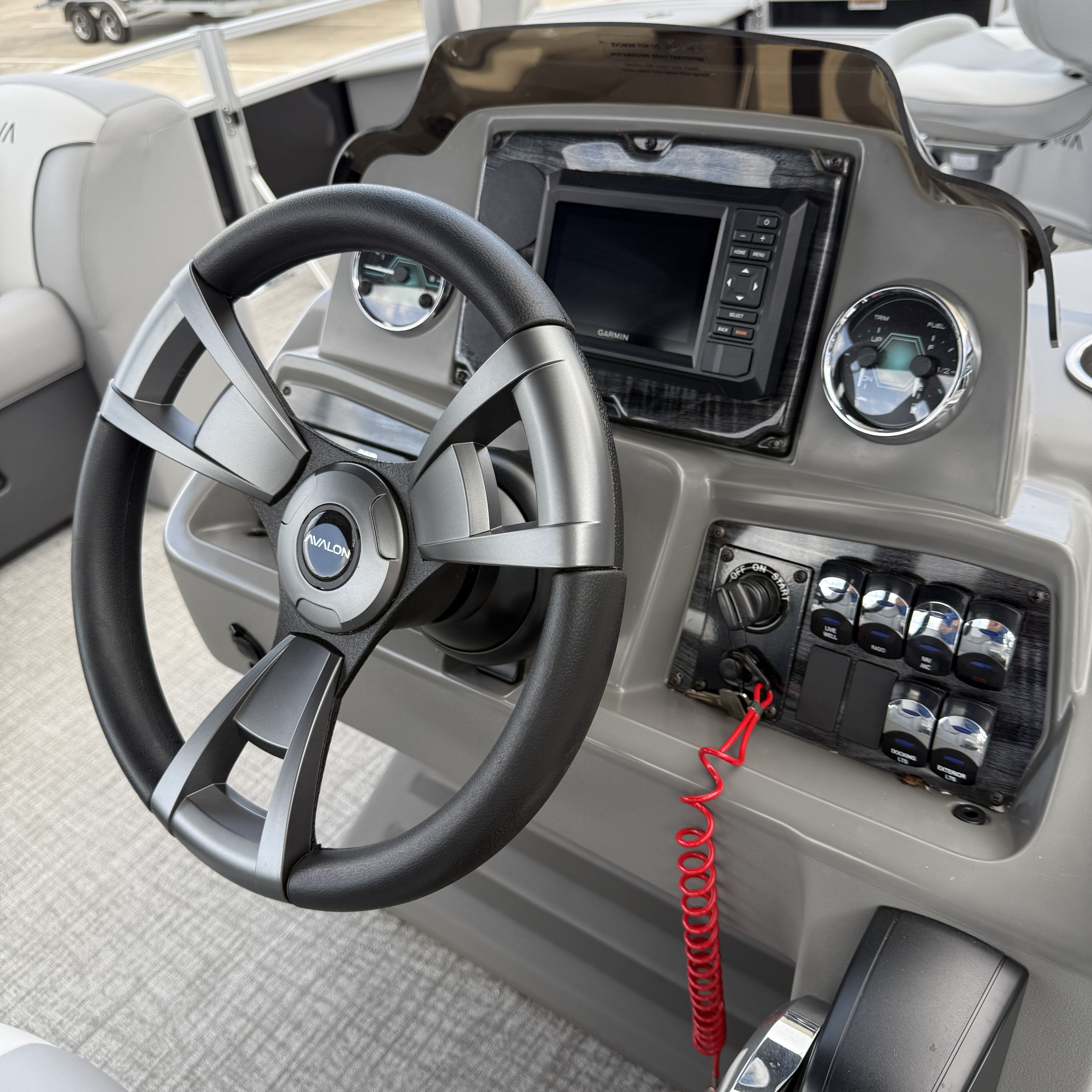 2026 Avalon Venture 85 Rear Fish - 21' - 19