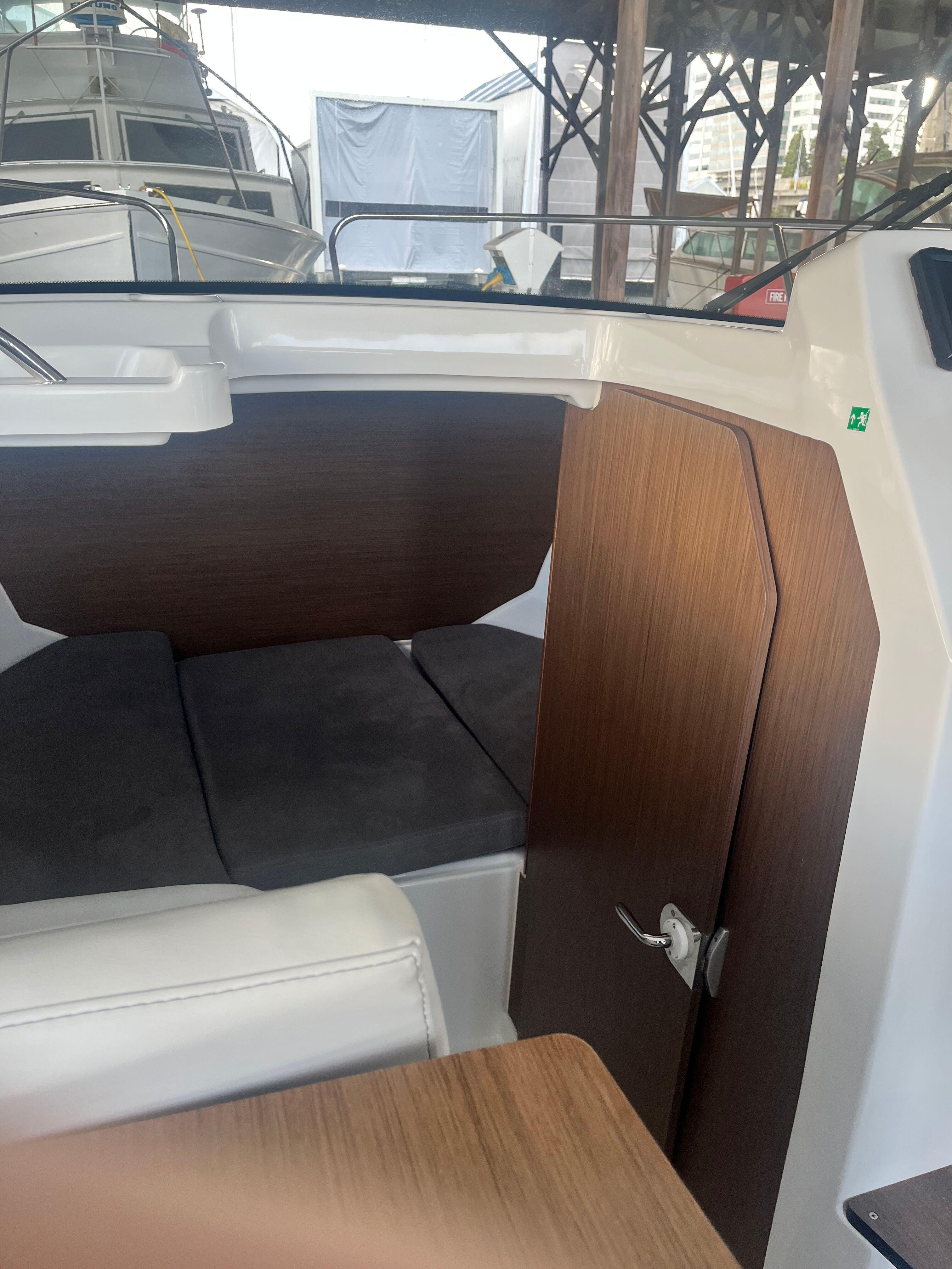 V BIRTH INTERIOR