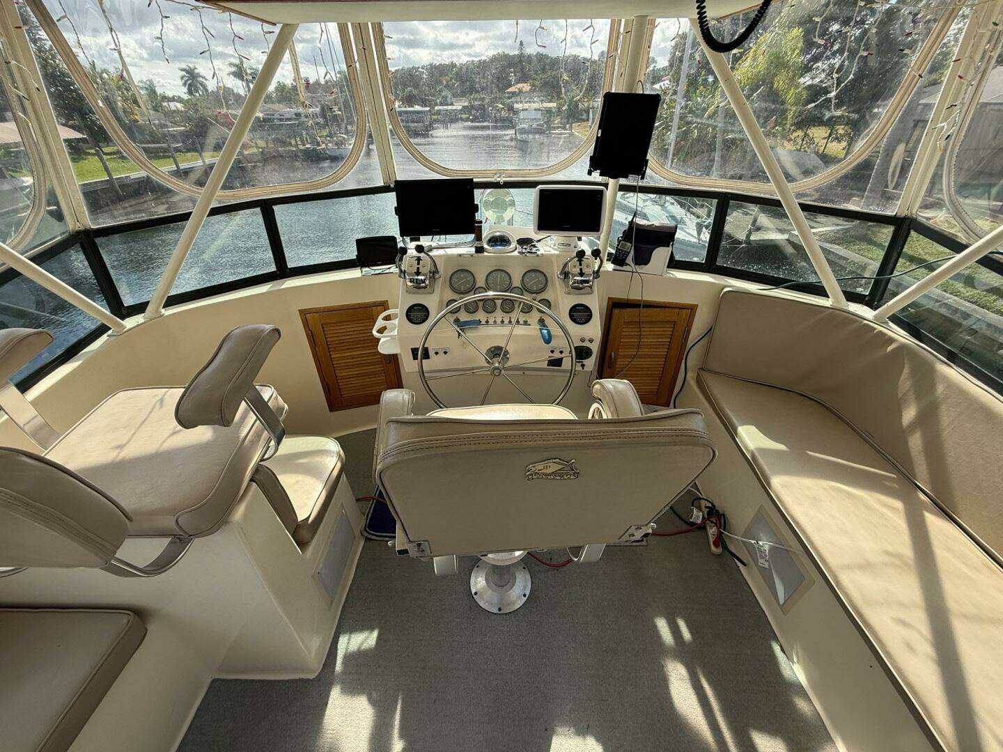 1989 Atlantic 47 Motor Yacht - Image 4