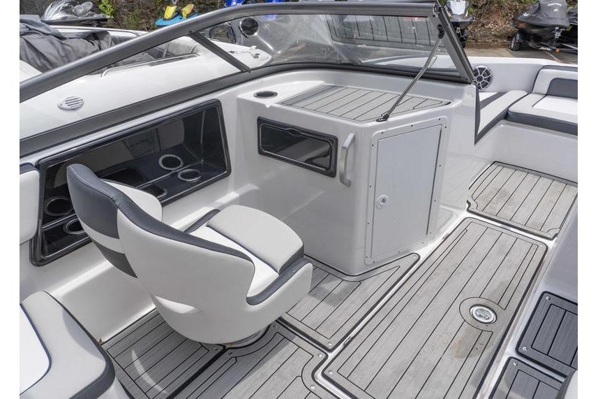 2021 Yamaha Boats 195S interior with sleek seating and modern dashboard design.