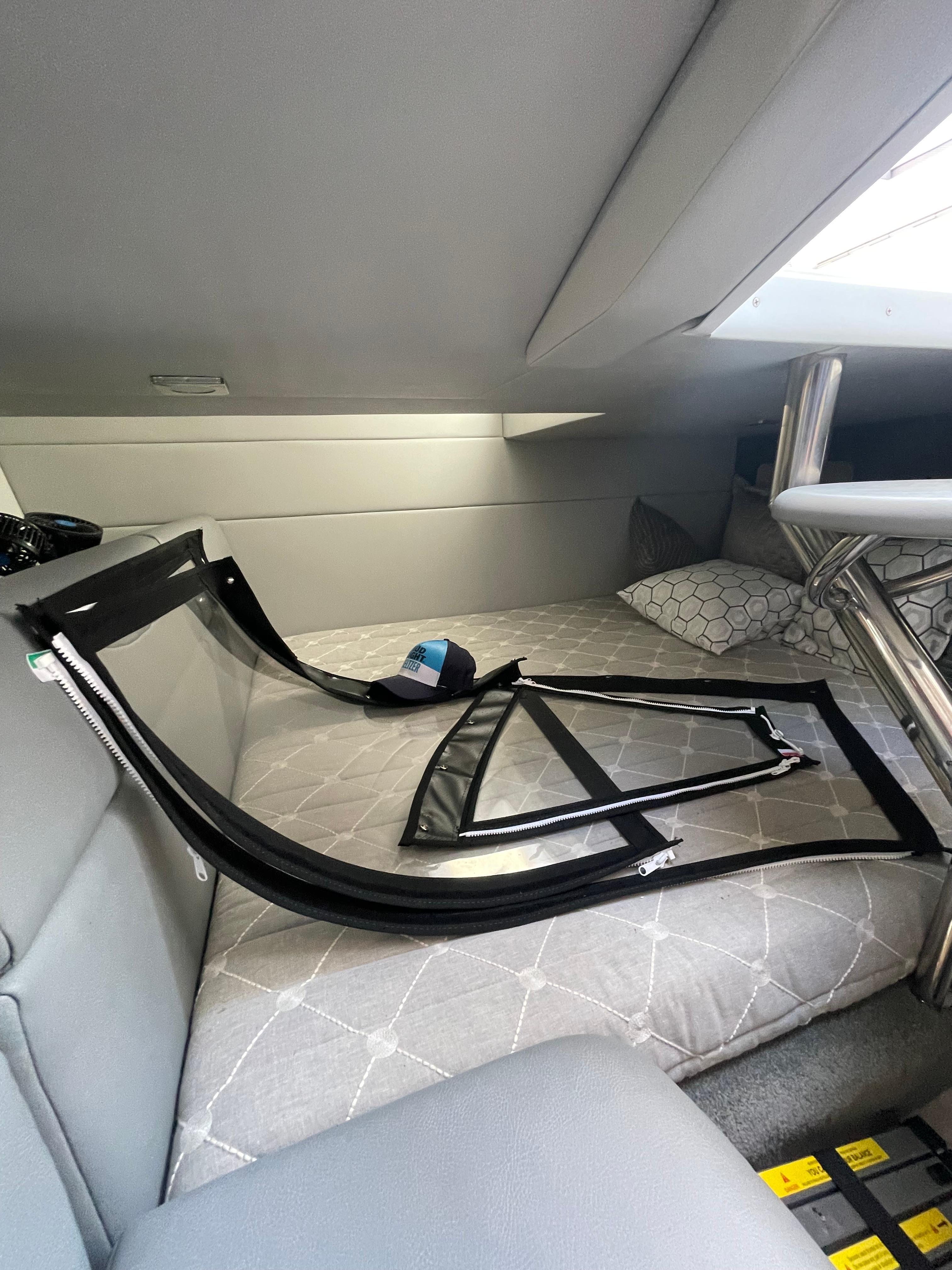 2019 Formula 350 Crossover Bowrider - 10