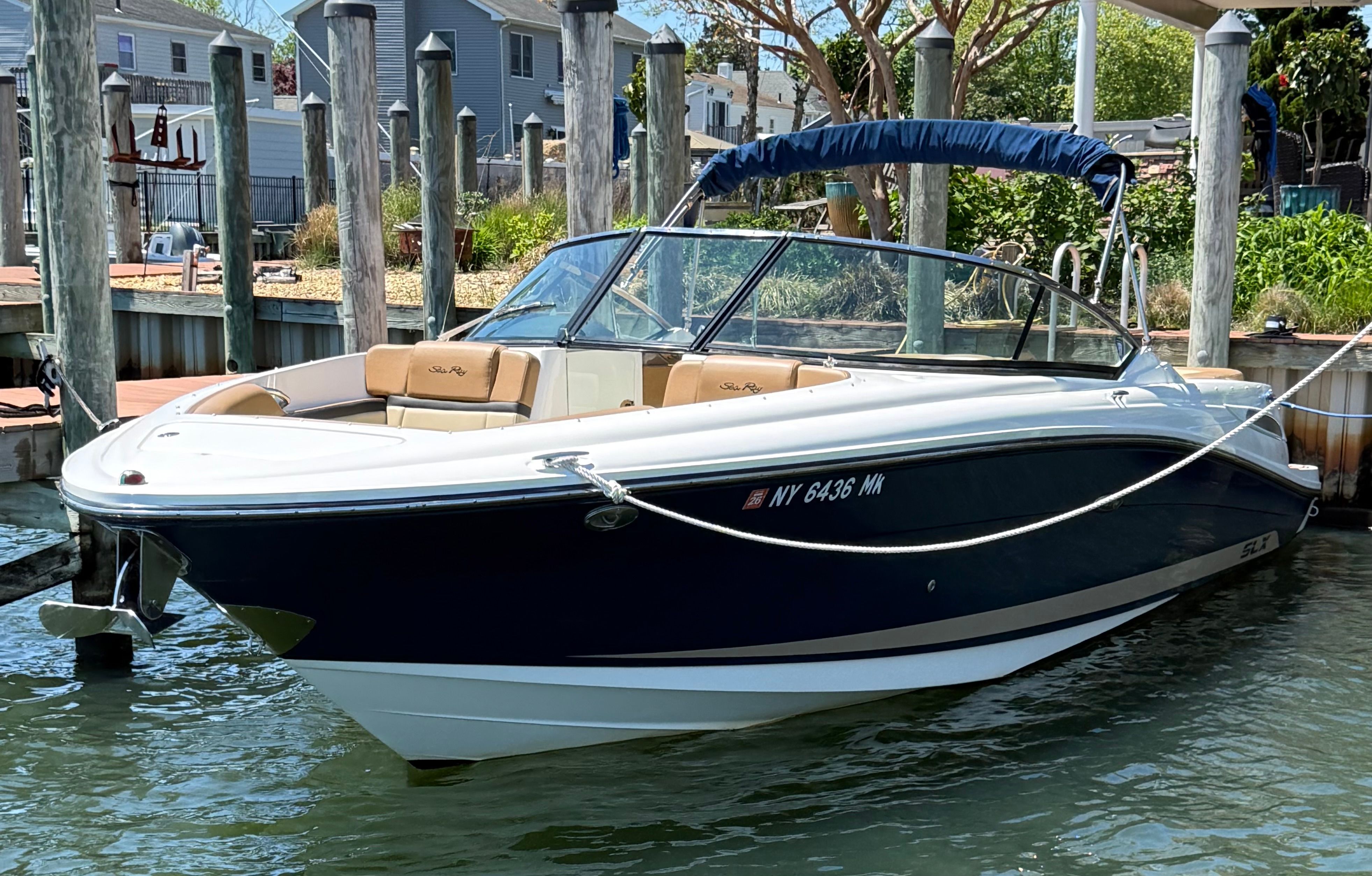 2014 Sea Ray 270 SLX