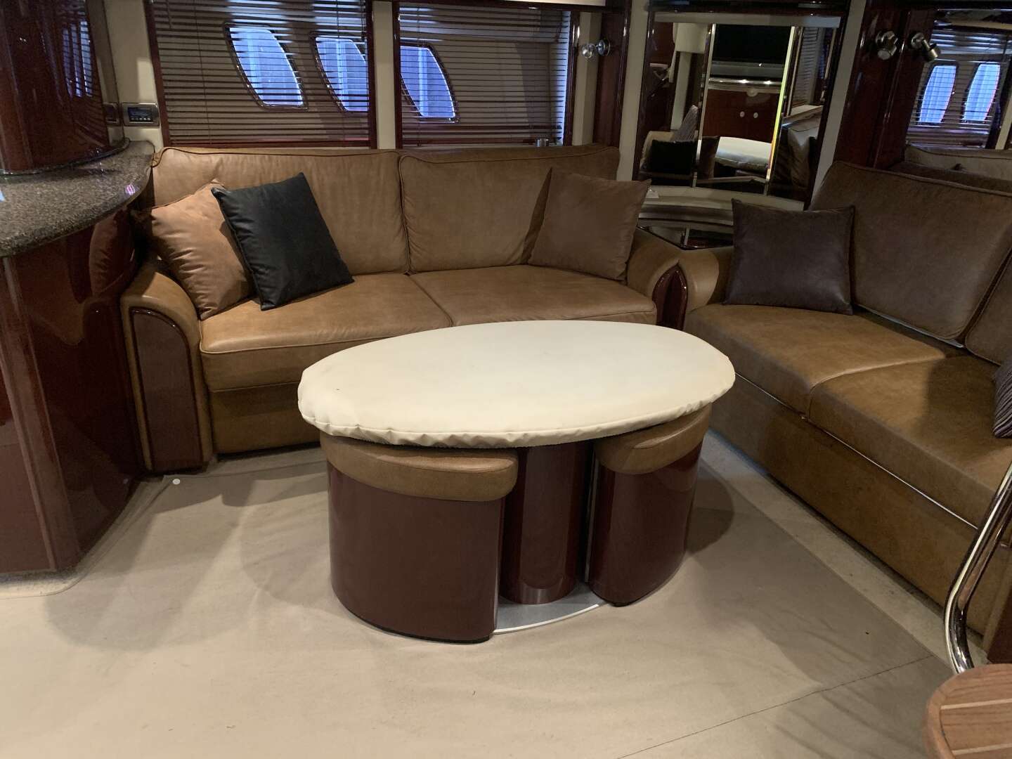 2007 Sea Ray 52 SUNDANCER - Image 49