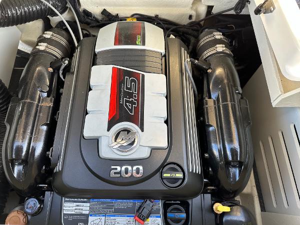 2021 Sea Ray SPX 190 engine, 4.5L, 200 HP.