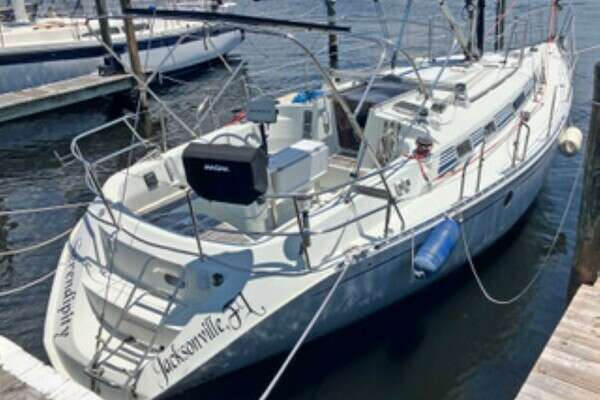 1991 Beneteau Moorings 38