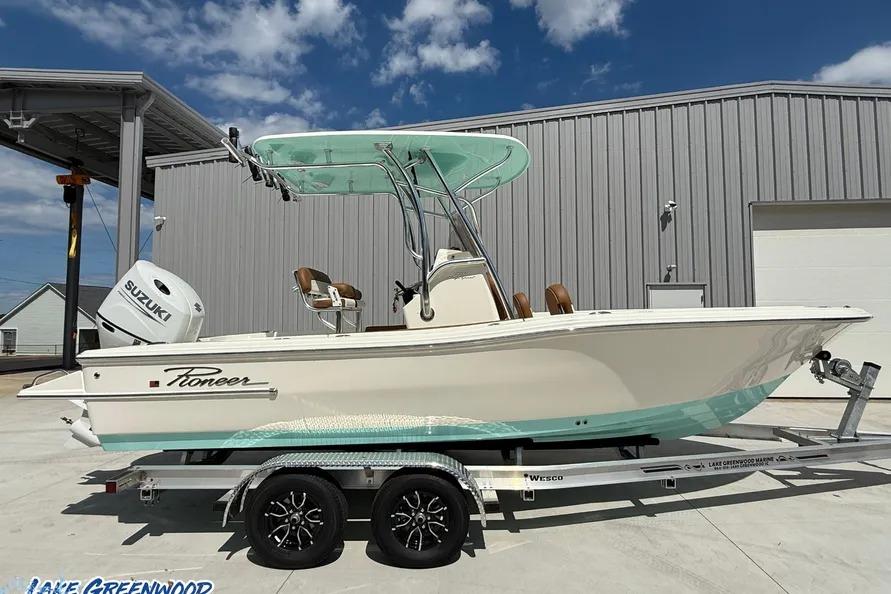 2026 Pioneer 220 Bay Sport