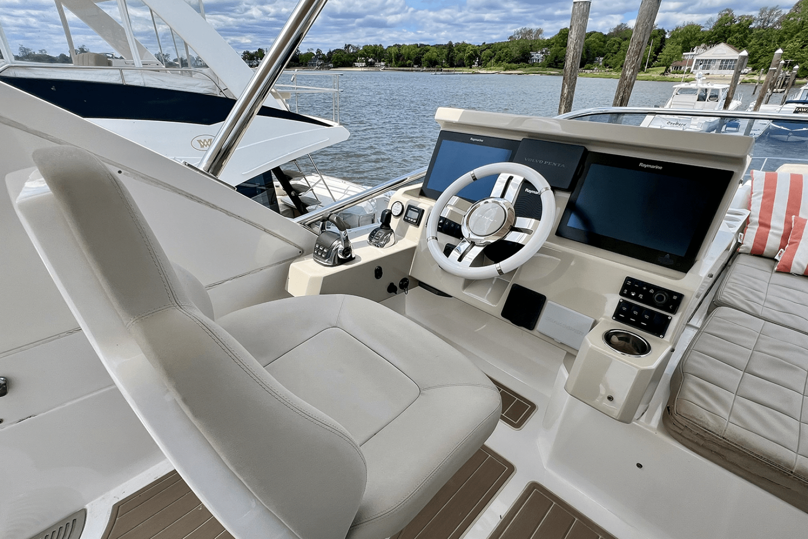 2019 Azimut 50 FLYBRIDGE - Image 29
